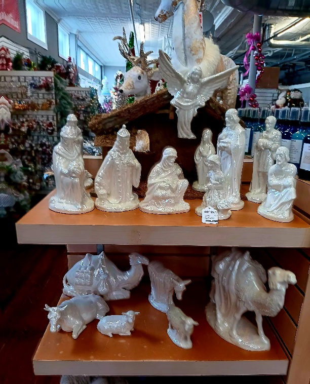 Nativity 17pc Pearlized Finish